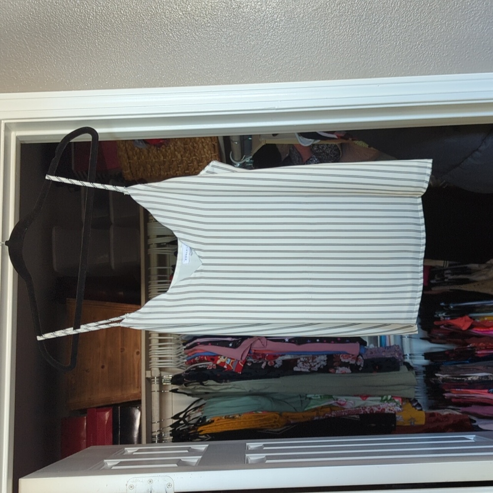 Pinstriped scalloped tank top size large
